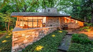 Flawless Frank Lloyd Wright Home Comes To Market In Minneapolis For 3 4m Frank Lloyd Wright Frank Lloyd Wright Homes Frank Lloyd Wright Architecture