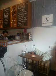 Busy Busy Lola S Cafe At Simon Road Hougang Singapore Cafe Chairs Cafe Cosy Corner