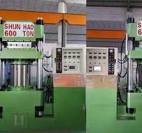 China Automatic Urea Toilet Seat Cover Molding Machine | Shunhao