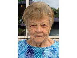 Elaine Waldo's Instagram, Twitter & Facebook