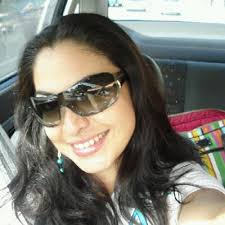 Leslie Velez (@Les_Vlz)