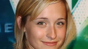 Mack and salzman were scheduled to be sentenced on september 11th and their master, raniere, who is also known to followers as vanguard, was scheduled for september 25th. Nxivm Prozess Us Serienstar Allison Mack Bekennt Sich In Sex Skandal Schuldig