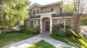 Claire and phil dunphy house. Phil And Claire S Modern Family Home For Sale