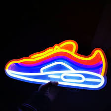 Quand Ta Lampe C Est Une Sean Whoterspoon Ou Une Air Max Tu Peux Que Briller N Est Ce Pas Led Sneakers Deco Lampe Sn En 2020 Sneakers Jordan Neon Light