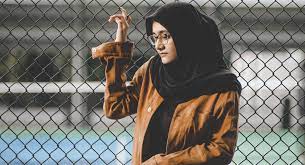 Saya mohon pencerahan.apa hukumnya mengaku ke perempuan lain sebagai bujangan sementara kita punya istri dan kita tiada sama sekali niat. Isteri Gusar Ingin Tahu Apa Hukum Suami Mengaku Bujang Kashoorga
