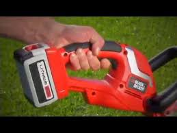 Black And Decker 20v Hedge Trimmer Manual Black Decker Lht2436 40 Volt Cordless Hedge Trimmer Review Youtube