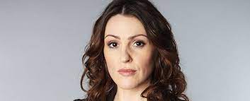 Suranne jones was born on august 27, 1978 in oldham, greater manchester, england as sarah anne jones. Suranne Jones Ubernimmt Titelrolle In Neuer Bbc Serie Doctor Foster Hausarztin Deckt Schockierende Geheimnisse Ihrer Gemeinde Auf Tv Wunschliste