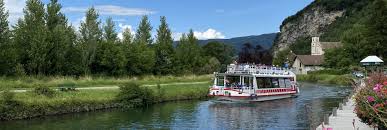 Bateaucanal à Chanaz, croisière sur le Canal de Savières