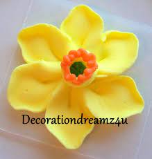 10 1 1 2 Edible Rose Daffodil Edible Topper Edible Etsy In 2020 Edible Flowers Cake Flower Cake Decorations Royal Icing