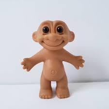 Muñeco troll del tesoro vintage de Ace, ojos verdes, cabello amarillo, joya  de corazón amarilla, trolls de piedra de los deseos, 5"