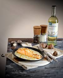 Sicuramente un'altra panatura croccante che vi consiglio. Filetto Di Salmone In Crosta Di Mandorle Su Crema Di Topinambur Farina Lievito E Fantasia