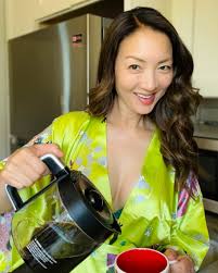 You are a gorgeous and sexy woman, hiiisuki, and I desire you.