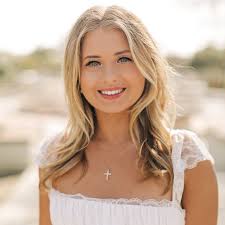 Kaysa Lundberg '23 Awarded the Daniel B. Woodruff Memorial Scholarship