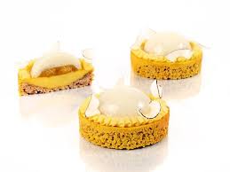Pin On Gateaux De Couleur Jaune Orange