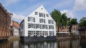 Simply ask alexa to call any of your skype contacts or read a phone number out loud to call it. Lier Belgium Old Buildings Free Photo On Pixabay