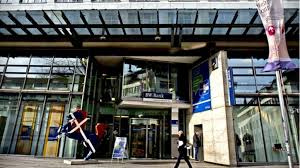 Das telefonbuch kann mit 10 adressen antworten! Bw Bank Vaihingen