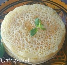 Dans Votre Blender Mettez La Semoule La Farine L Eau Le Sel Le Sucre Puis Mixez Pendant 2 Minutes Recette De Baghrir Recette Recette De Cuisine Marocaine