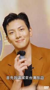 20240914 @mirrorwatchtw Ig, #池昌旭 獨家快問快答時間！, 八月底的時候 @jichangwook  池昌旭為了由他擔任品牌大使的 @rado ，和 @taipei101mall_official 聯名的Captain  Cook限量特別款，特別來台灣參加發表活動。趁著這難得的機會我們也獨家專訪了池昌旭，來看看一笑傾城的萬人迷小池，想跟台灣的粉絲們說些什麼～, ...