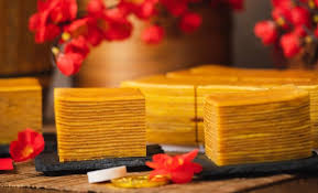 Bunga bewarna merah muda yang mirip dengan sakura ini disebut juga sebagai simbol semangat baru dalam perayaan imlek. Inilah Sejumlah Nama Kue Khas Imlek