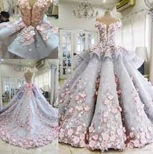 Michael Cinco Superb Ball Gown Garden Wedding Gowns Handmade Flowers 3d Floral Applique Puffy Princess Lac Ball Gowns Casual Wedding Dress Camo Wedding Dresses
