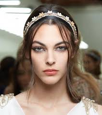 Chanel Resort 2018 Backstage Beauty Makeuplooks Beauty Chanel Makeup Looks Runway Makeup