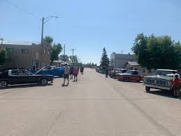 LeRoy residents revel in a car and trade show celebration