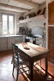 Da Cascina A Casa Chic Con Travi A Vista E Soffitti Spioventi Cose Di Casa Arredo Interni Cucina Arredamento Rustico Di Campagna Design Rustico Da Cucina