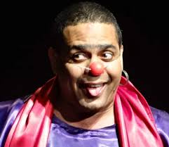 HOY JUEVES, 7:00 P.M! Teatro Guloya de República Dominicana! “OTELO...  Sniff” dirigida por Claudio Rivera y Viena Sánchez Versión de la obra  original de William Shakespeare. Un híbrido escénico resultado de  investigaciones