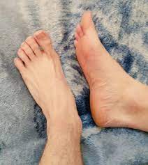 Toby springs feet