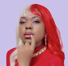 Omuzirango Sophie Lubowa fans and Ugandans abroad 🛩✈🚁🛩🛬