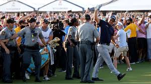 Amy mickelson is the heart behind her golfer husband phil's exemplary philosophy that there are bigger things in life than golf, and after dating for four years, amy married phil mickelson in 1996. S Jn5upldhdg7m