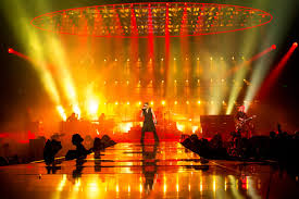 Από τότε και ύστερα οι queen & ο adam lambert ξεκινούν την αποσπασματική περιοδεία τους η οποία μέχρι και σήμερα μετρά 6 χρόνια. Queen And Adam Lambert Live Review And Gallery Brisbane Entertainment Centre Saturday 24 February 2018 Blank Gold Coast
