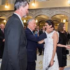 As fotografias do dia de vindimas foram publicadas nas redes sociais. Cuca Roseta Enaltece Noite Magica Em Madrid Movenoticias