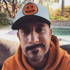 Well here we go again. About to head to the airport off to Vegas baby. Back  to rehearsals for the Vegas shows and then tour time baby! Cannot wait to  see everyone's