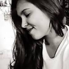 Joyce Fonseca's Instagram, Twitter & Facebook