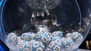 43, 41, 29, 14, 7 et le numéro chance 3. Un Couple Remporte 14 Millions D Euros Et Cache Son Ticket Dans Un Paquet De Biscottes