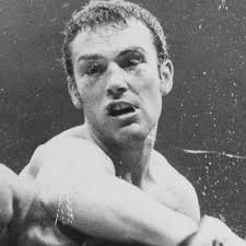 Alan Minter, first Briton to win world title in Vegas, dies aged 69