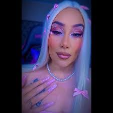 Mercedes Sinclair's Instagram, Twitter & Facebook