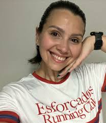 Só quem já viveu a vida inteira se escondendo sabe a felicidade e liberdade  que é viver sem vergonha de ser 🥹🩷✨ 8 km de corre, sorri, fofoca y sofre  pelas ruas