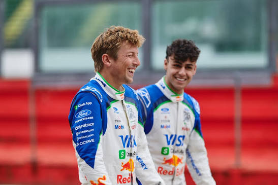 I needed this” and it's just a wholesome photo of Liam Lawson and Arvid  Lindblad #F1 #VCARB