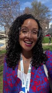 Nicole Snell's Instagram, Twitter & Facebook