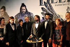 Fatih'in fermanı adlı aksiyon, savaş ve tarih yapımın bir arada olduğu filmi sizlere reklamsız, hd, 1080p ve full izle seçenekleriyle sunuyoruz. Heyecanla Beklenen Deliler Fatih In Fermani Filminin Galasi Gerceklesti Beyazperde Com
