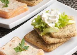 Agrémentée d'herbes aromatiques, de lamelles de jambon cru ou de quelques crevettes, elle se transforme en véritable festin que l'on peut présenter en verrines lors d'un. Recette Selection Ete