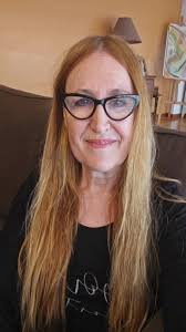 Con innnnnnmensa alegría les contamos que desde hoy, si, desde hoy, ya! Ya  se pueden comprar los libros de @violainefuapuppulo por @amazon . ¿Cómo?  Entrando al link que dejamos en el feed