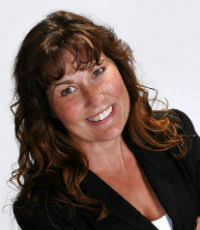 Sandra Hussey's Instagram, Twitter & Facebook