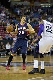 Atlanta Hawks At Sacramento Kings Usa Today Photo Gallery Atlanta Basketball Atlanta Hawks Basketball Kyle Korver