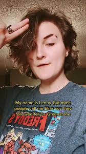 Lenny Hunt's Instagram, Twitter & Facebook