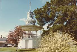 In great britain and former british colonies, a victorian house generally means any house built during the reign of queen victoria. Band Rotunda 1903 Beaufort 1980 Victorian Places