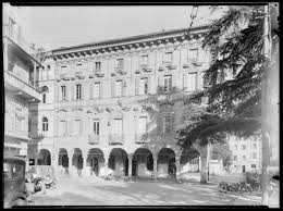 La banca della svizzera italiana (oggi bsi sa) fu fondata a lugano nel 1873 in previsione dell'apertura della linea ferroviaria del gottardo e dello sviluppo del commercio regionale e internazionale. Palazzo Riva In Via Massimiliano Magatti A Lugano Sede Della Banca Della Svizzera Italiana