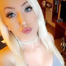 Harriet Carver's Instagram, Twitter & Facebook